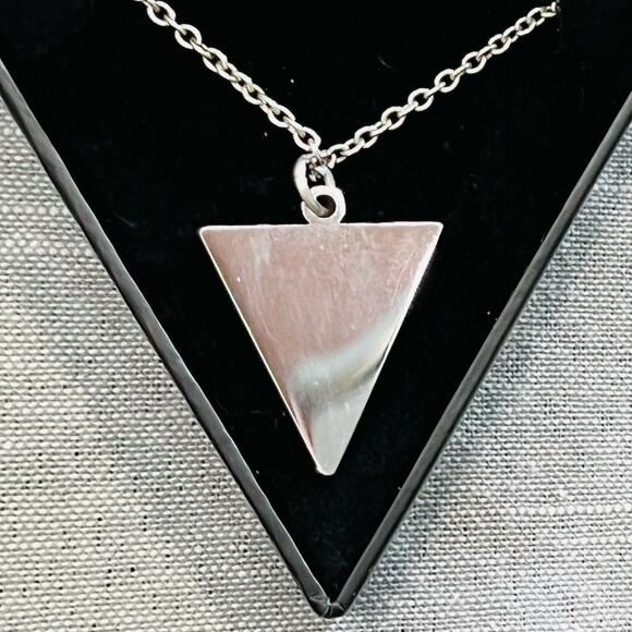 IOB Silver AWARE Necklaces in White - Picture 6 of 8